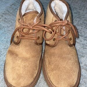 NWOB Ugg Neumal Boots size 9